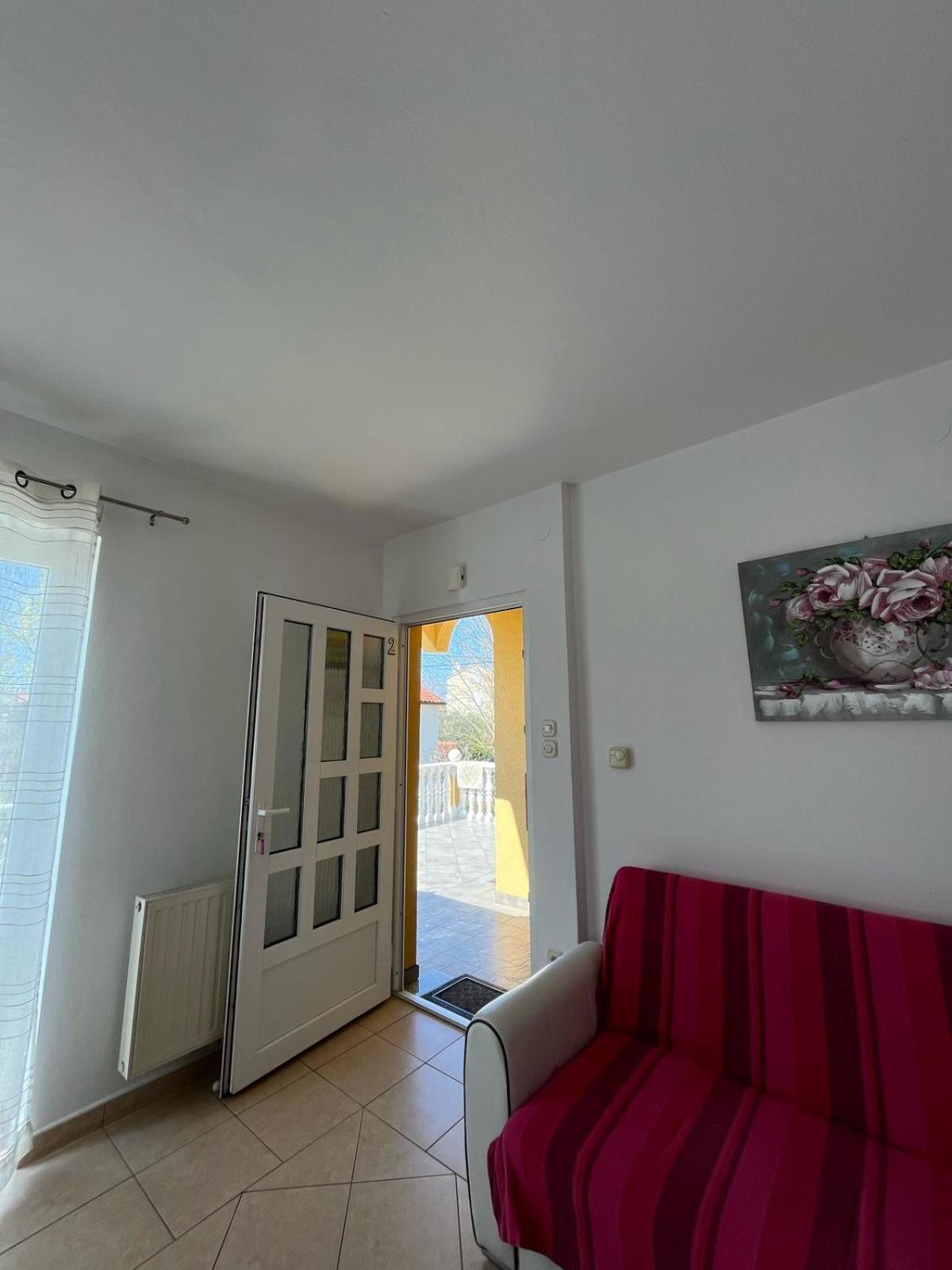 Apartments Nella Sveti Anton  エクステリア 写真